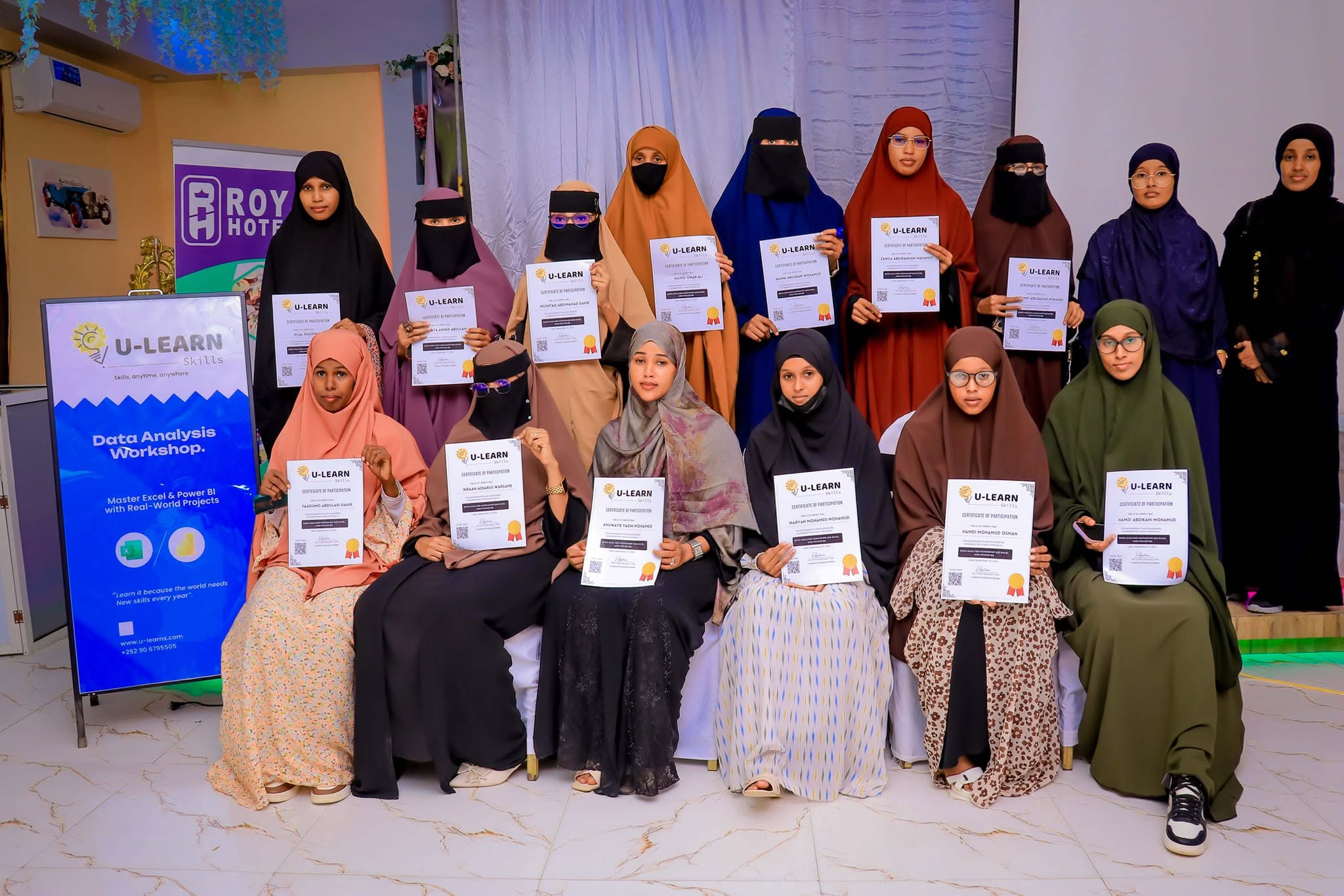 U-Learns graduates together after completing their course